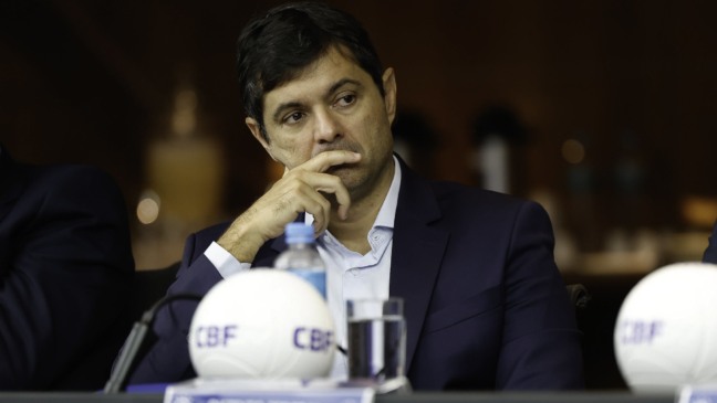 Presidente da FES, Gustavo Vieira, em assembleia da CBF