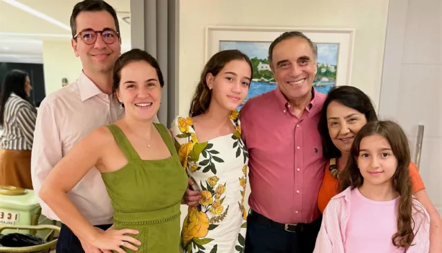 Um jantar e tanto em torno dos aniversariante do mês
