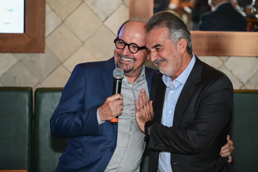 Idalberto Moro (Sincades) e Sidemar Acosta (Sindiex).