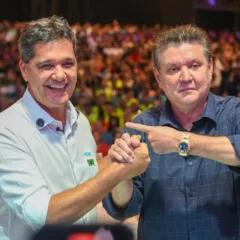 Euclério aponta para Ricardo Ferraço: apoio (foto: divulgação)