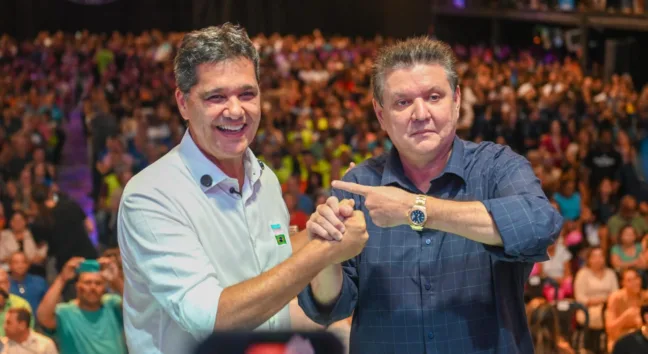 Euclério aponta para Ricardo Ferraço: apoio (foto: divulgação)