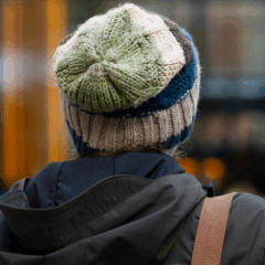 Homem com casaco de frio