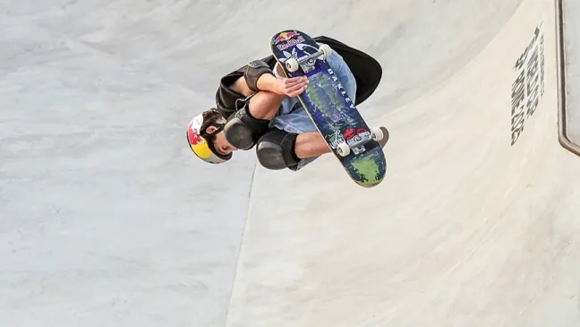 Gui Khury acerta o primeiro 900º do skate park