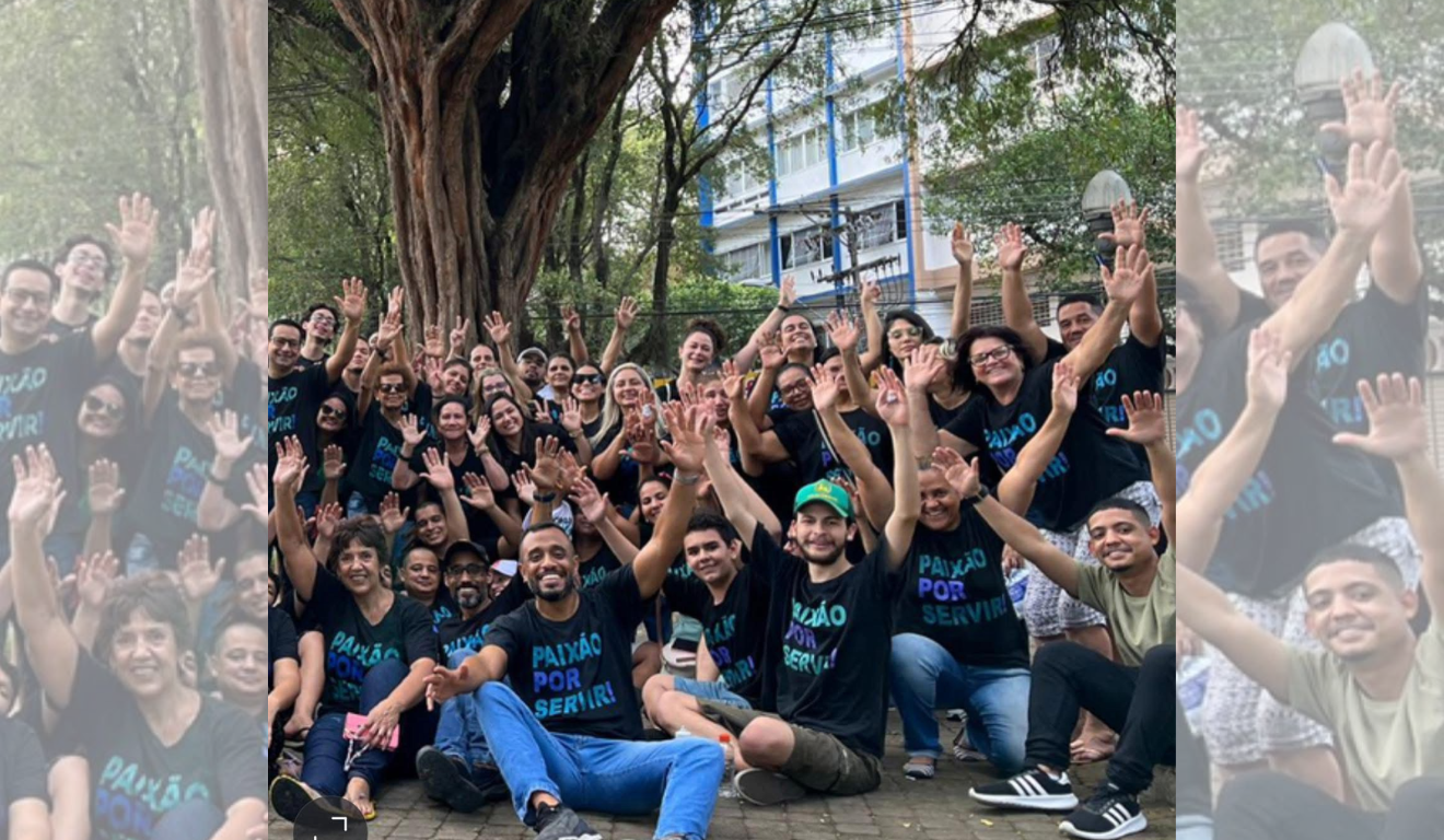 Integrantes da Igreja A Família Abençoada, no Centro