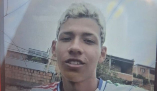 Vítima morreu na hora

Reprodução/TV Vitória