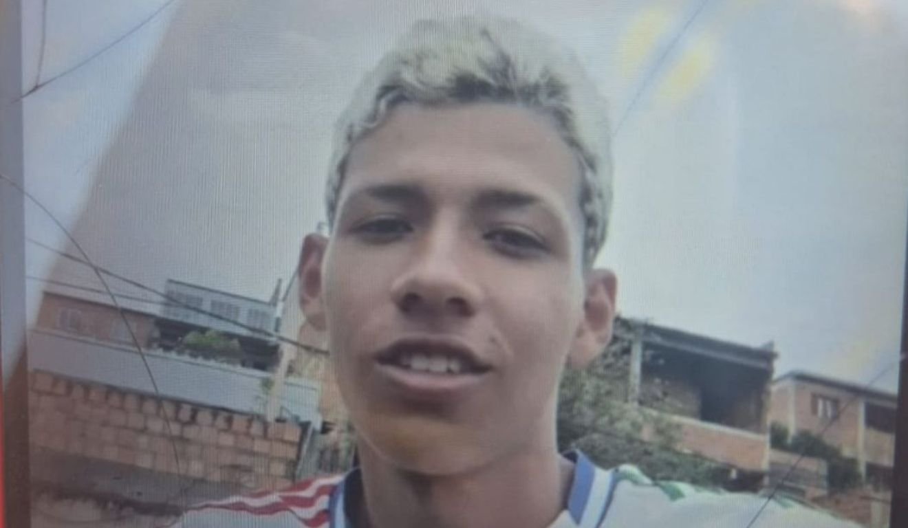 Vítima morreu na hora

Reprodução/TV Vitória