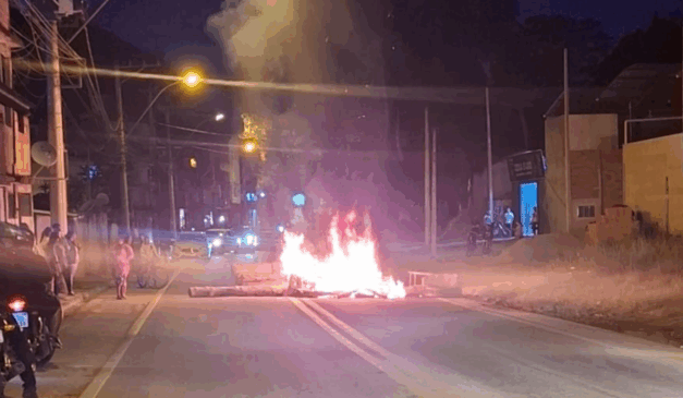 Menino de 11 anos morre atropelado por moto no ES; família faz protesto
