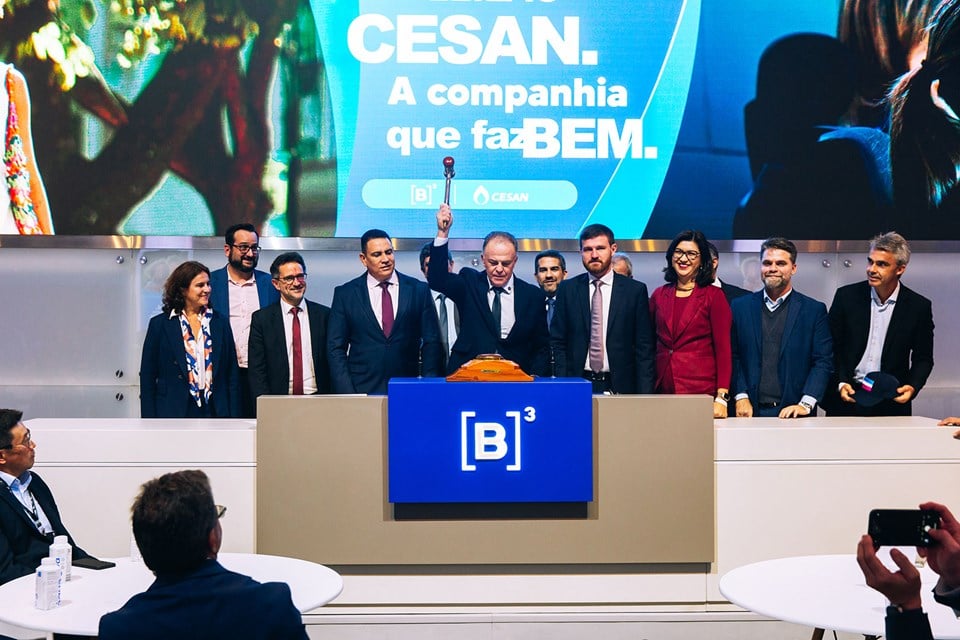 O governador Renato Casagrande abre o leilão da Cesan na B3