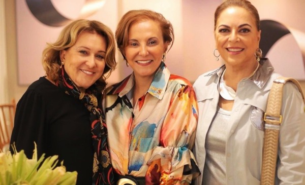 Com o seu savoir faire Martha Paiva recebeu para um gostoso Arraiá de Moda