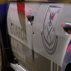 Radiopatrulha da Guarda Municipal de Viana atingida por tiros