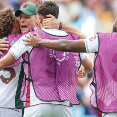 Renato Gaúcho festeja com os jogadores a classificação do Fluminense no Mundial de Clubes