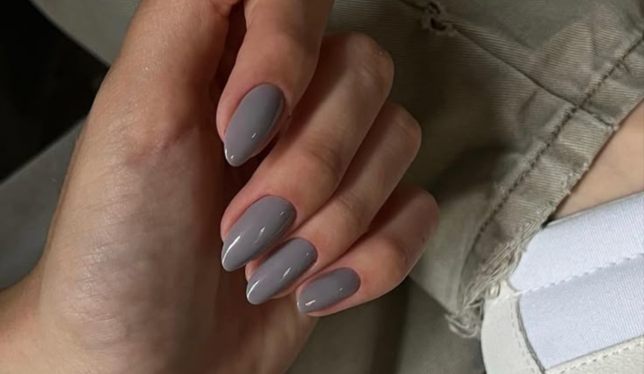 Unha cinza neutro/Pinterest