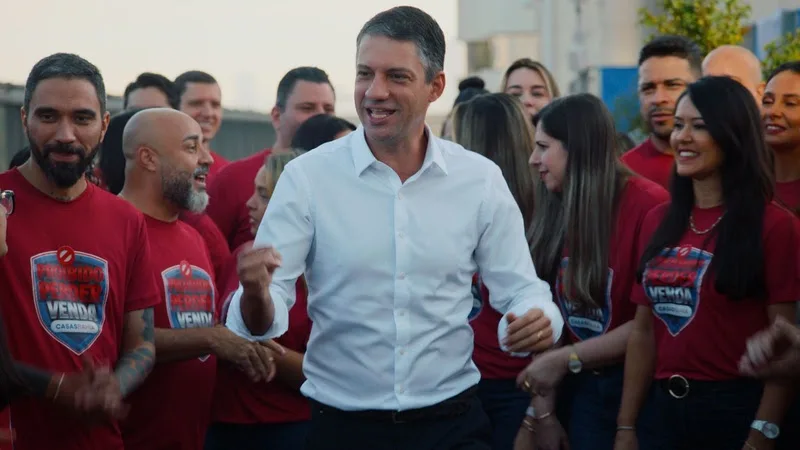Casas Bahia lança nova campanha comercial com preços de Black Friday e crédito facilitado