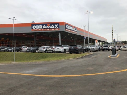 A primeira loja da Obramax fora do eixo Rio-SP teve investimento de R$ 140 milhões e foi aberta no Trevo de Alto Lage, em Cariacica. Crédito: Edu Kopernick