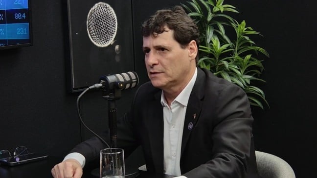 O presidente do Ibef-ES Alecsandro Casassi chamou atenção para a preocupação com a formação de mão de obra, tanto executiva como de base. Crédito: Reprodução de TV