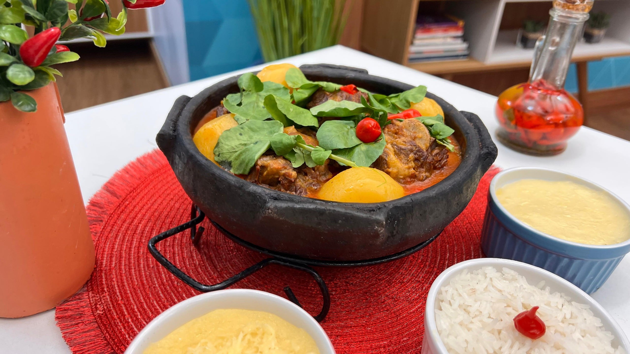 Comida de boteco: Como fazer rabeta (rabada) com polenta gostosa