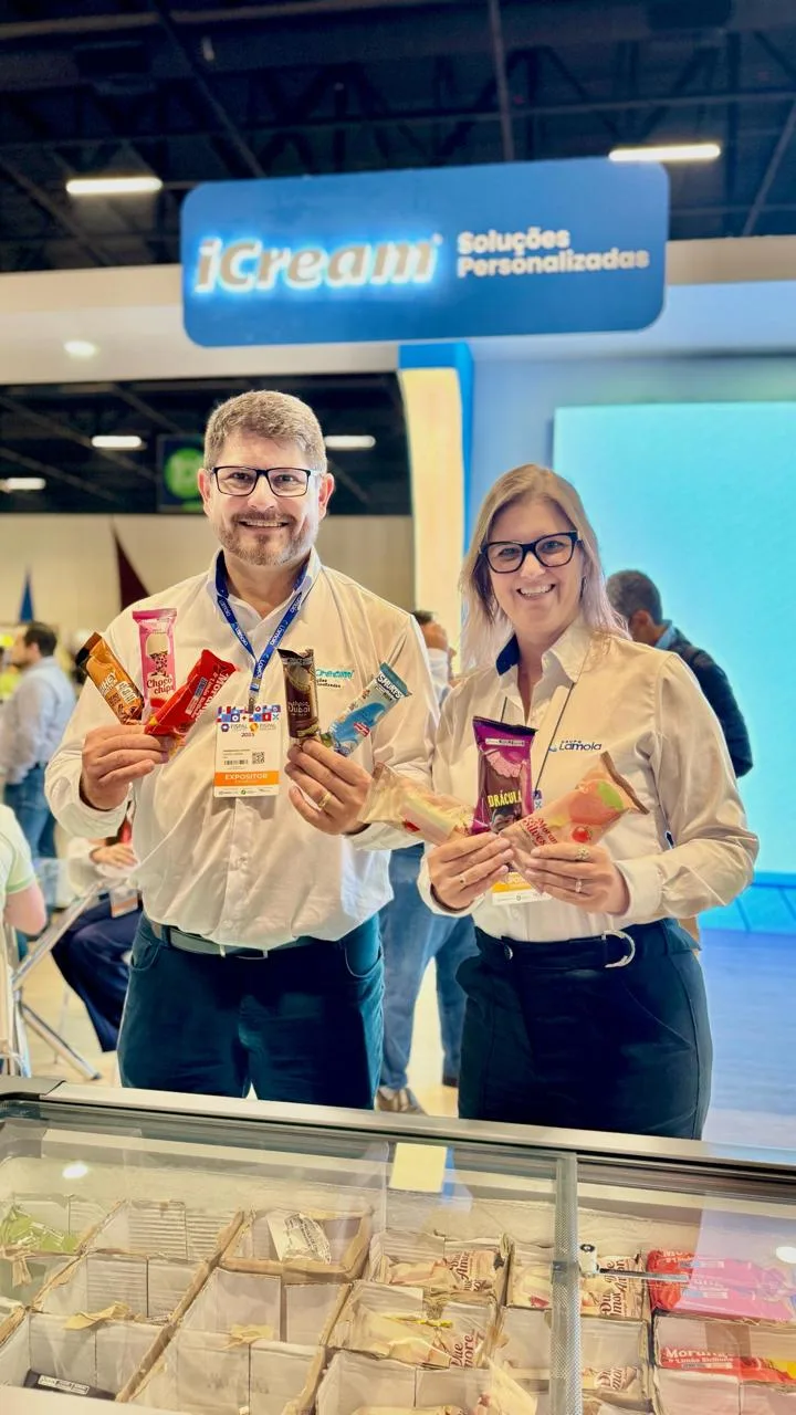 Wanderson e Cris Loss, fundadores do Grupo Lamoia, com os novos produtos lançados.