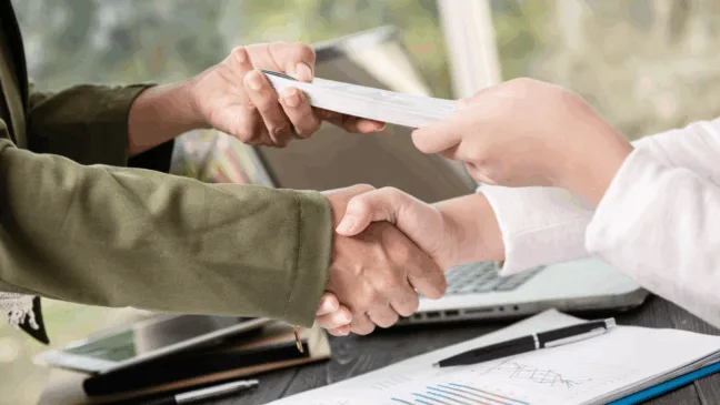 Atendimentos são feitos por profissionais da área de negócios do banco. Foto: Freepik