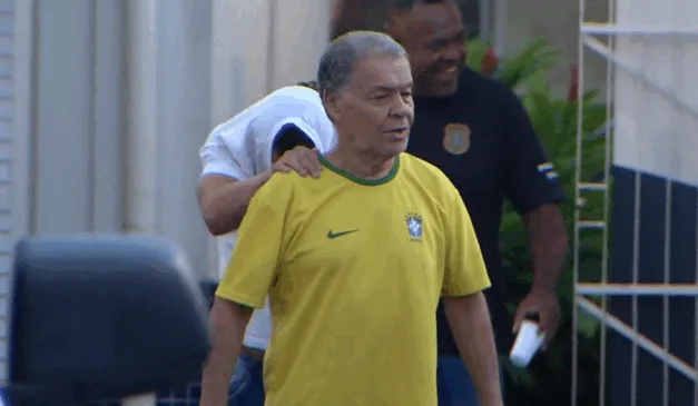 Idoso é preso após ser flagrado abusando criança