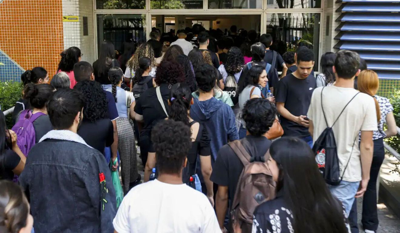 cotas raciais estudantes concursos
