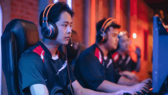 Capacitações online incluem trilhas de aprendizado para os jogos League of Legends (LoL), Valorant e Marvel Rivals. Foto: Freepik