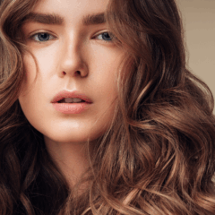 Alisar cabelo em casa sem babyliss/Reprodução
