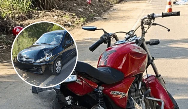 Motocicleta e carro envolvidos no acidente que resultou na morte de um homem na zona rural de Águia Branca, na manhã deste domingo (08). Motorista do carro fez o teste do bafômetro e o resultado foi positivo. (Foto: Reprodução)

