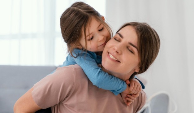 mãe e filha pais e filhos educação psicologia infância