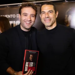 A vez dos livros e quem também lançou um, em Vitória, foi o versátil empresário Marcus Buaiz