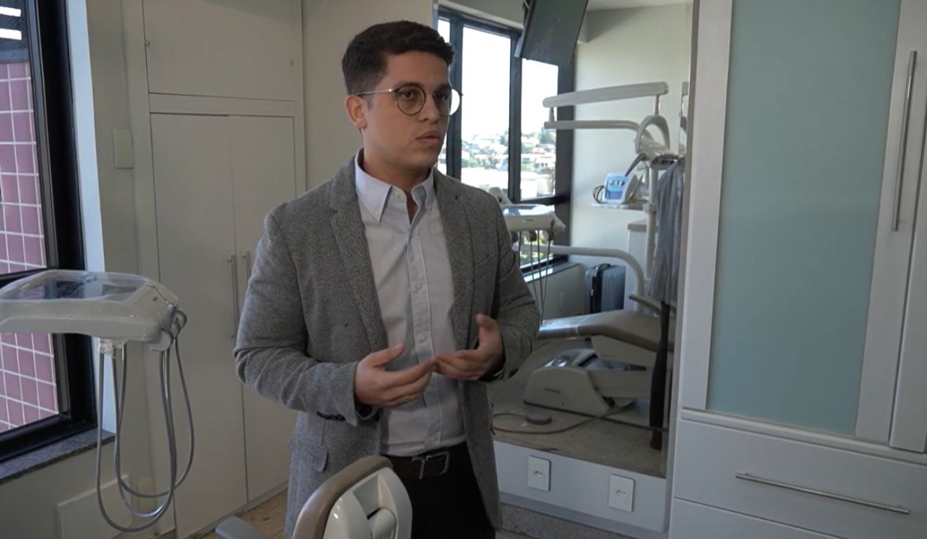 Nicolas Souza, cirurgião bucomaxilofacial.