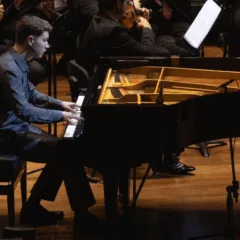Estêvão Medeiros Gomes vai apresentar o "Concerto Especial: Os 27 Estudos de Chopin" (Foto: Divulgação)