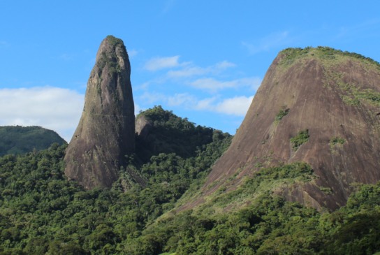 Pico do Itabira, em Cachoeiro de Itapemirim. Foto Wikimedia Commons.