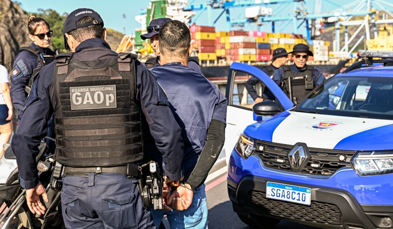 Um dos homens foi preso na Avenida Beira-Mar (Foto: Jansen Lube/PMV)
