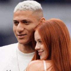 Amanda e Richarlison juntos no estádio do Tottenham Foto/Reprodução: Instagram @richarlison e @amandinha.ad