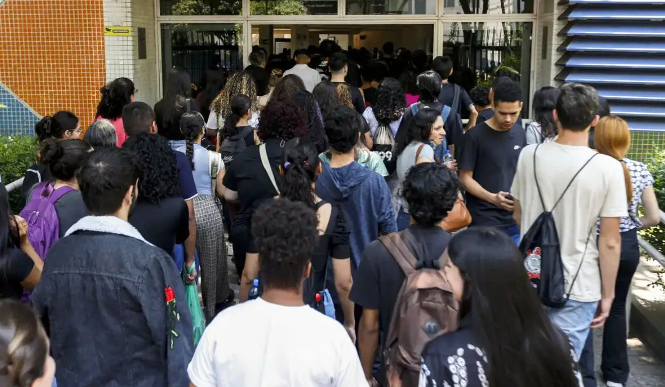 cotas raciais estudantes concursos