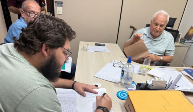 Theodorico Ferraço se licenca e vice assume
