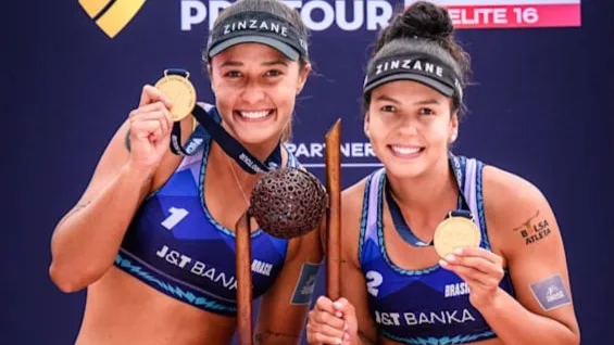 Thâmela e Vic com a medalha de ouro na etapa de Ostrava