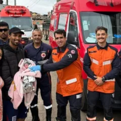 Três bombeiros ajudaram no parto

Reprodução/Corpo de Bombeiros Militar