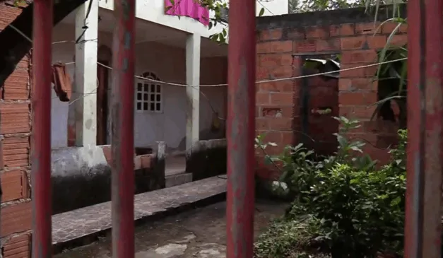 Casa de idoso cadeirante esfaqueado