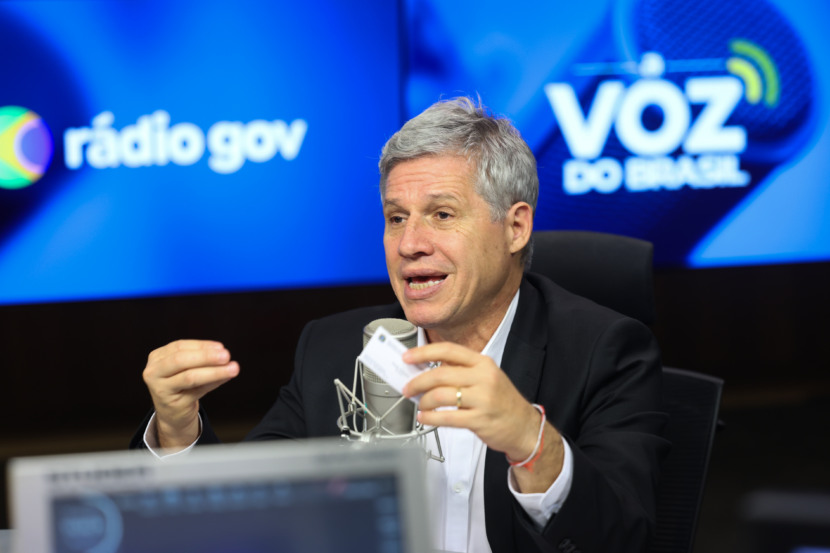 Ministro Paulo Teixeira garantiu que investimentos na safra vão garantir queda de preços. Crédito: Valter Campanato/ Agência Brasil.