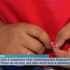 Mulher denuncia agressões e alerta sobre violência doméstica