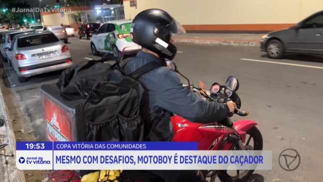 Motoboy supera desafios com futebol e busca vitória