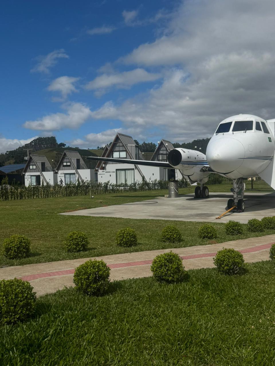 Empreendimento com restaurante, bangalôs e suíte em avião está prestes a ser inaugurado no Caparaó