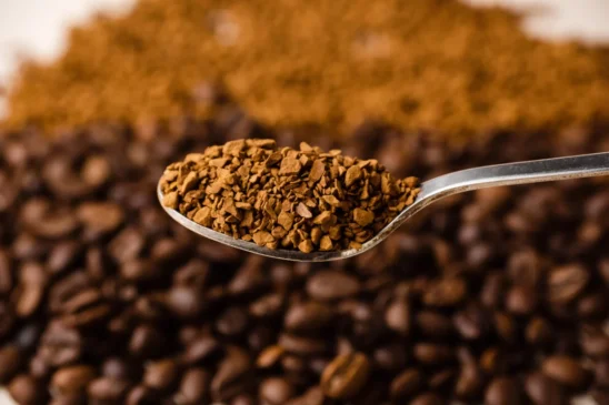 Consumo interno e exportações de café solúvel brasileiro seguem em alta no 1º semestre de 2025