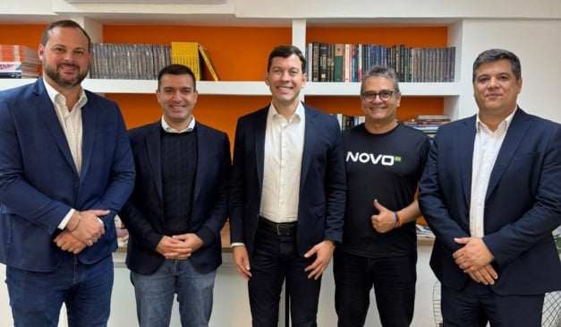 Arnaldinho em encontro na sede do Partido Novo: portas abertas (foto: divulgação)