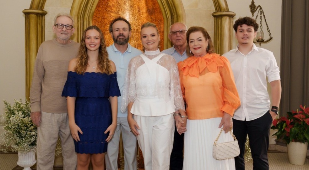 Leticia Abaurre e Mario Cadengue comemorando bodas com a mesma alegria do grande dia