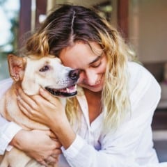 Cachorro com tutora