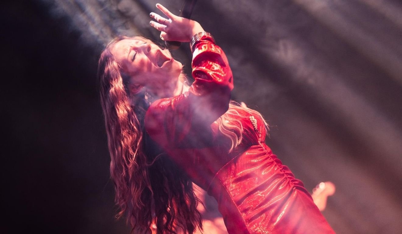 Nina Marie, cantora Nina Marie, cantora