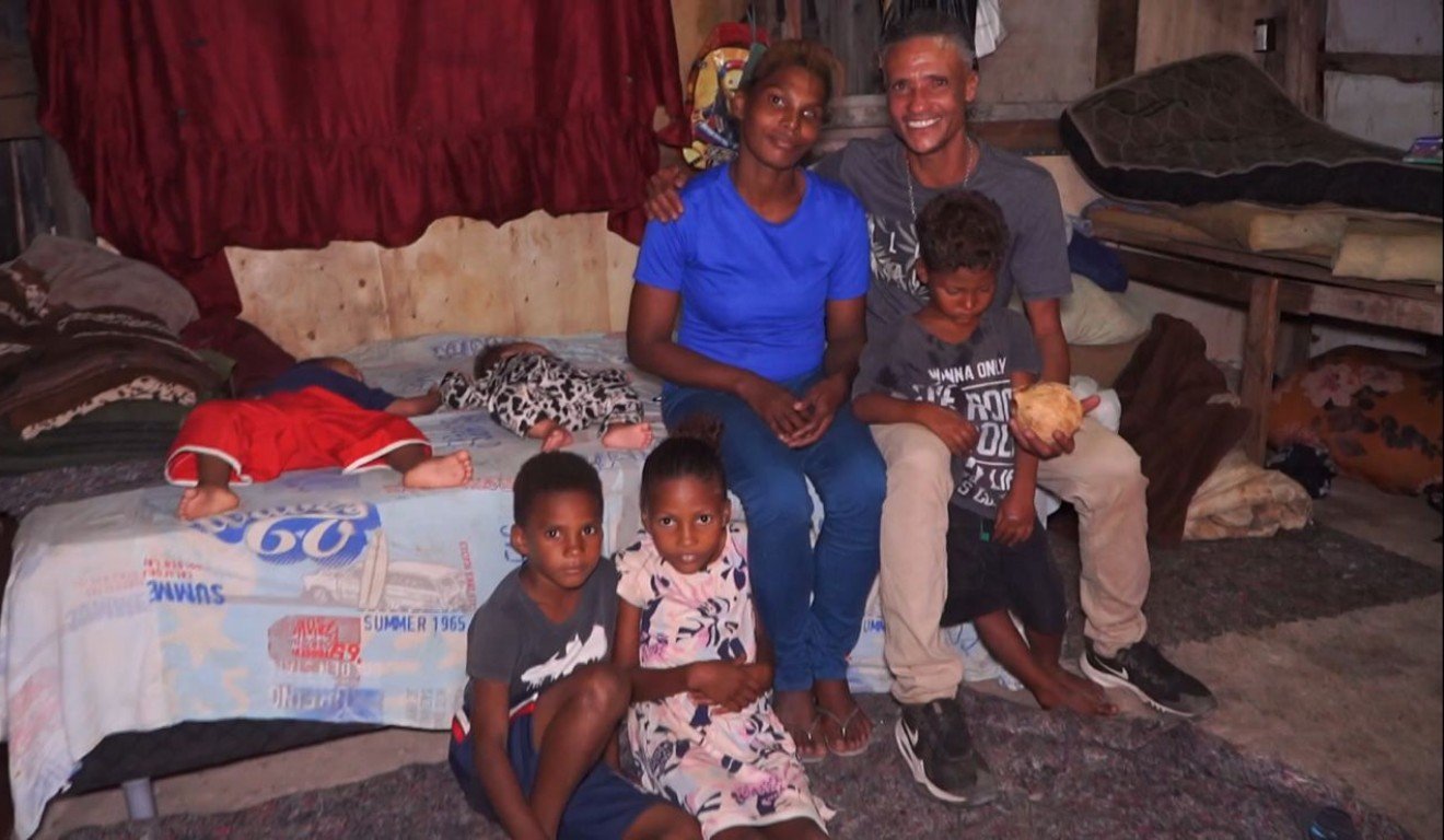 Cláudio Silva e Débora Keila, moradores de Vila Velha em situação de extrema pobreza