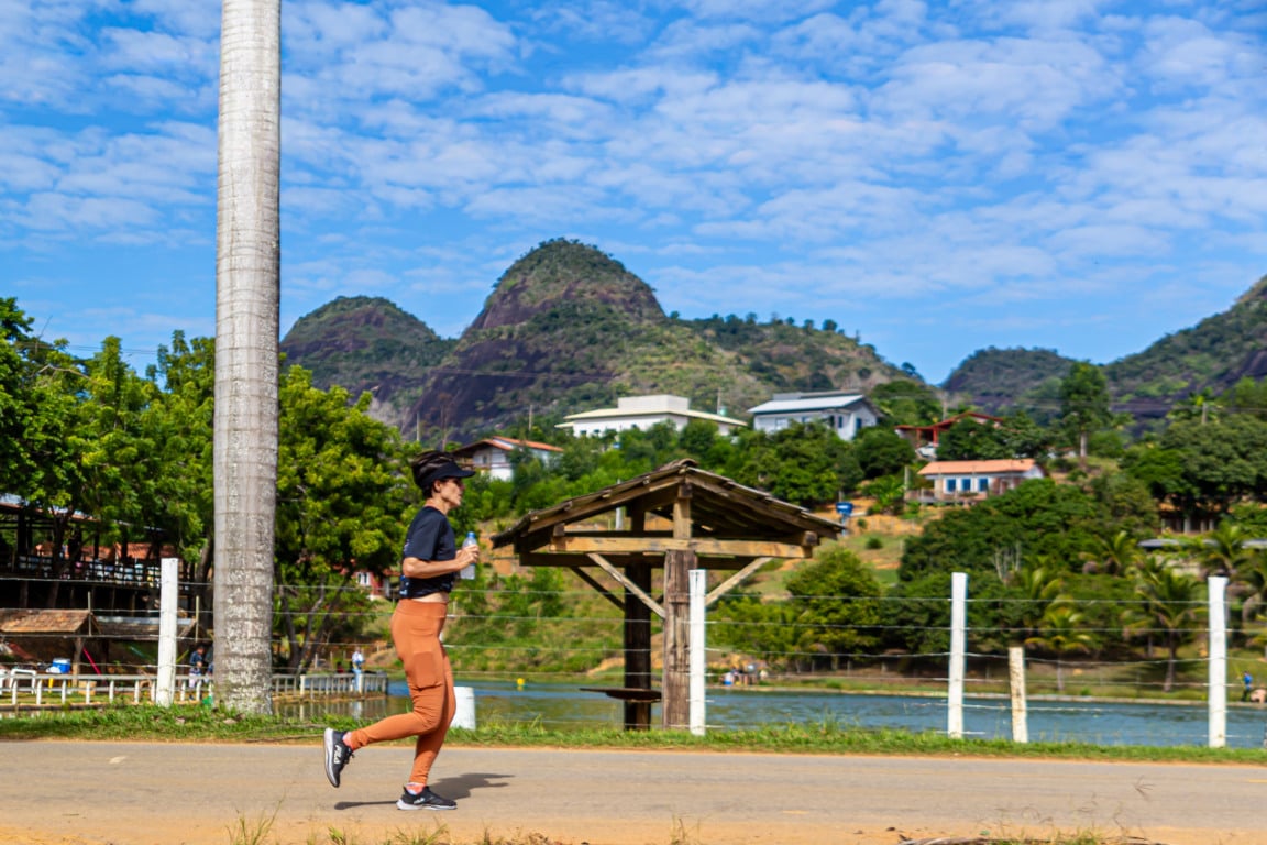 Personal trainer e empresária capixaba Alê Junqueira corre o Caminhos da Sabedoria, em Ibiraçu